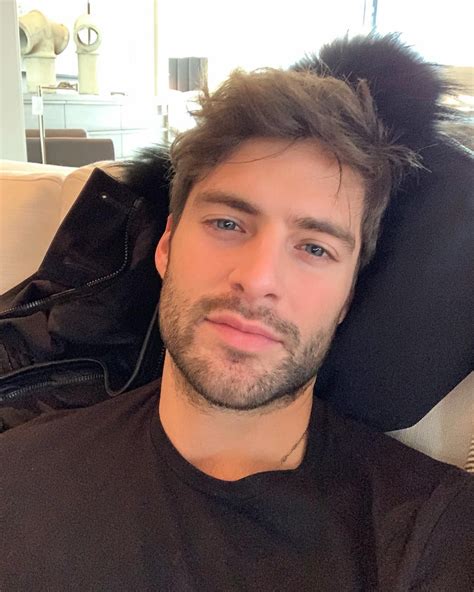 30 male selfie
